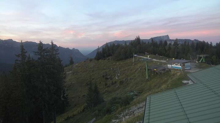 Ramsau bei Berchtesgaden Hochschwarzeck snow cam captured at 23 September 2026 at 7:14 pm GMT+2