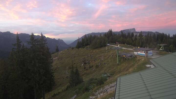 Ramsau bei Berchtesgaden Hochschwarzeck snow cam captured at 25 September 2026 at 7:22 pm GMT+2