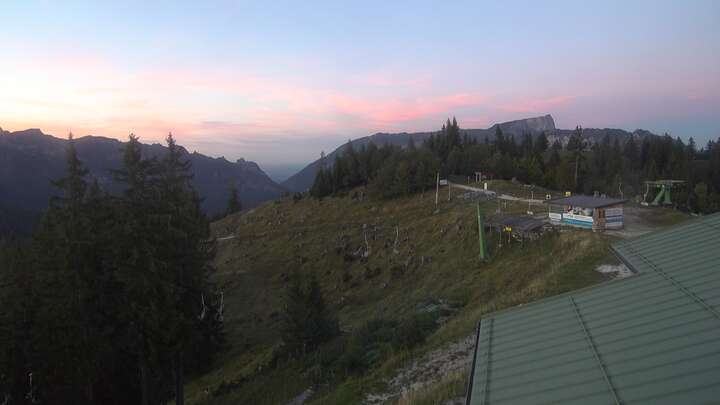 Ramsau bei Berchtesgaden Hochschwarzeck snow cam captured at 26 September 2026 at 7:22 pm GMT+2