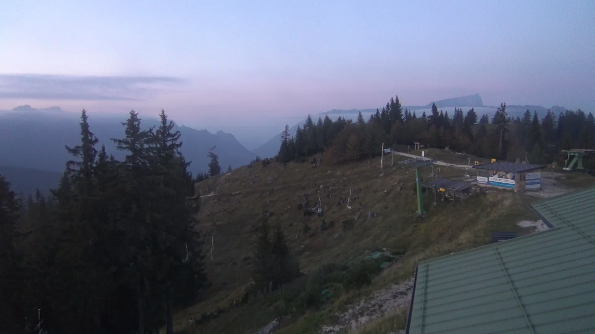Ramsau bei Berchtesgaden Hochschwarzeck snow cam captured at 3 October 2026 at 7:09 pm GMT+2