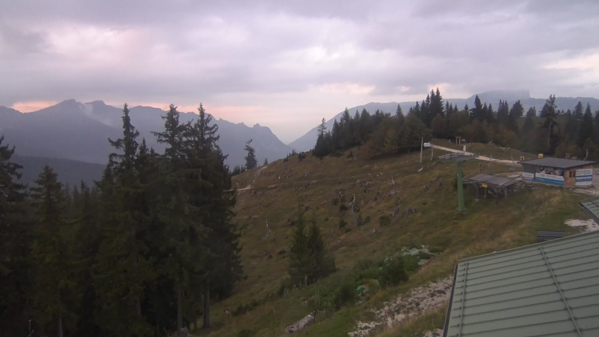 Ramsau bei Berchtesgaden Hochschwarzeck snow cam captured at 5 October 2026 at 6:58 pm GMT+2