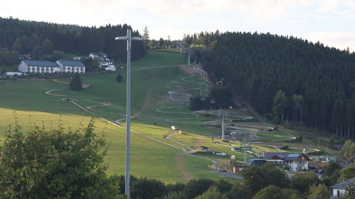 Willingen Base Station Ettelsberg-Seilbahn snow cam captured at 15 September 2026 at 6:13 pm GMT+2