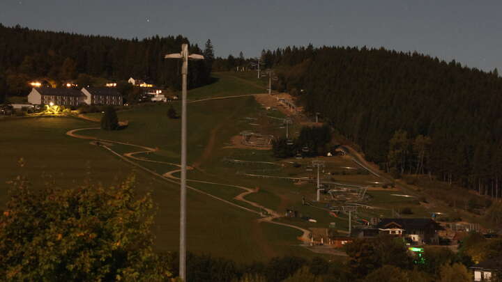 Willingen Base Station Ettelsberg-Seilbahn snow cam captured at 25 September 2026 at 11:48 pm GMT+2