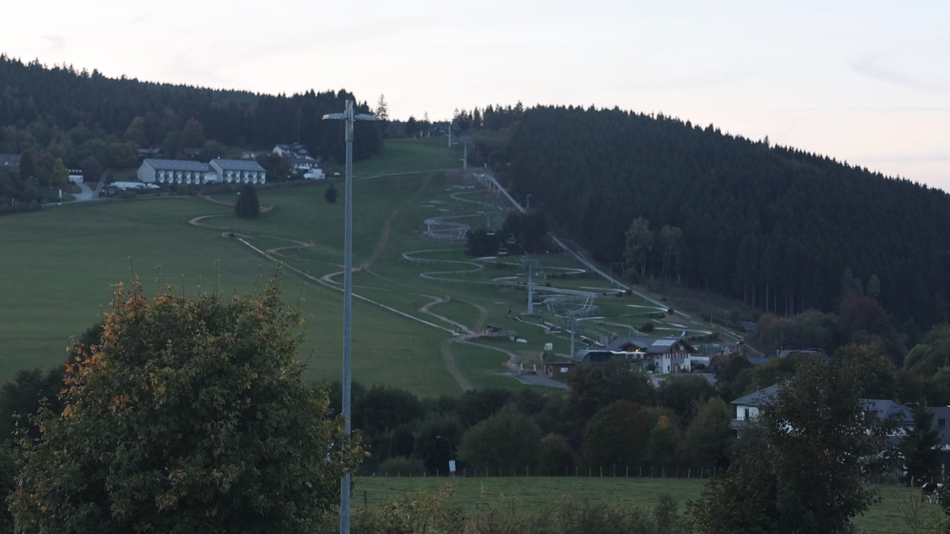 Willingen Base Station Ettelsberg-Seilbahn snow cam captured at 3 October 2026 at 7:05 pm GMT+2