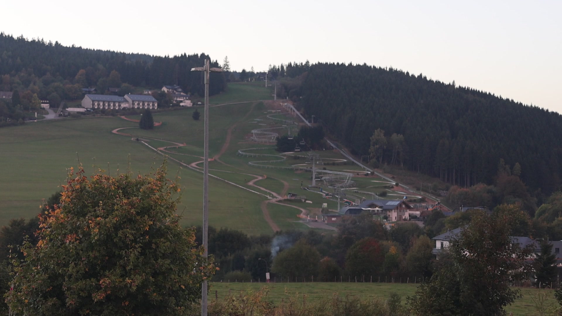 Willingen Base Station Ettelsberg-Seilbahn snow cam captured at 4 October 2026 at 7:11 pm GMT+2