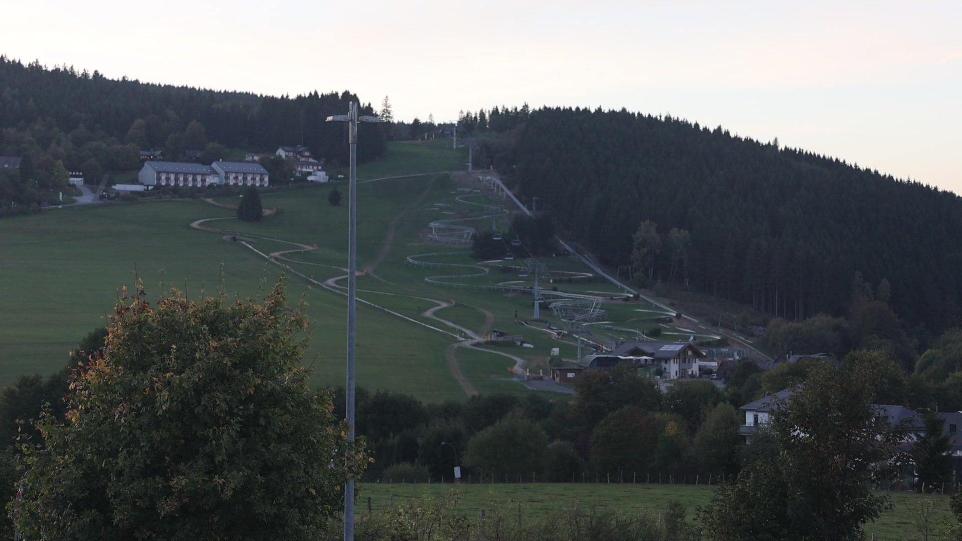 Willingen Base Station Ettelsberg-Seilbahn snow cam captured at 5 October 2026 at 7:06 pm GMT+2
