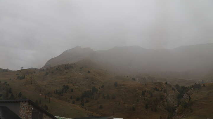 Cerler Ampriu snow cam captured at 29 September 2026 at 12:13 pm GMT+2