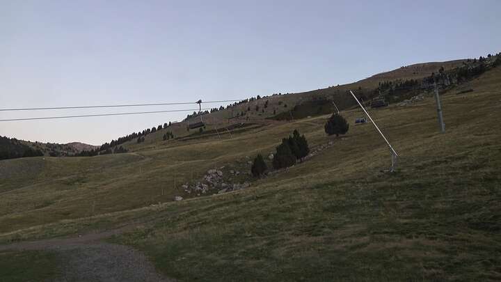 Cerler Restaurante El Bosque snow cam captured at 13 September 2026 at 8:29 pm GMT+2