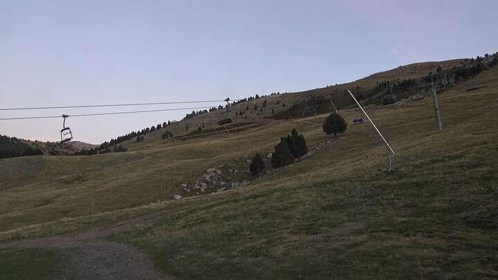 Cerler Restaurante El Bosque snow cam captured at 14 September 2026 at 8:28 pm GMT+2