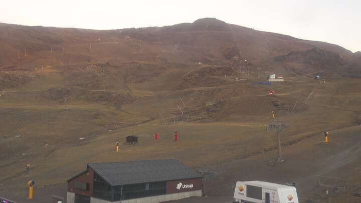 Sierra Nevada Zona Borreguiles snow cam captured at 13 September 2026 at 8:44 pm GMT+2