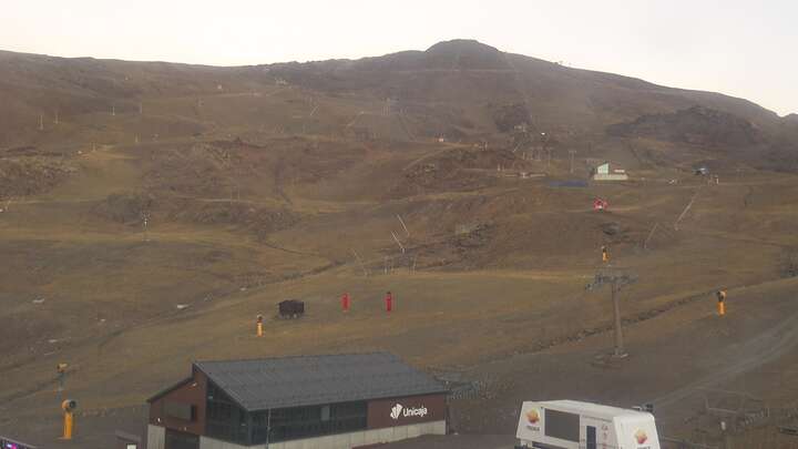 Sierra Nevada Zona Borreguiles snow cam captured at 14 September 2026 at 8:35 pm GMT+2