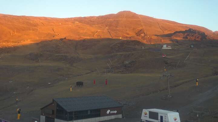 Sierra Nevada Zona Borreguiles snow cam captured at 22 September 2026 at 8:19 pm GMT+2