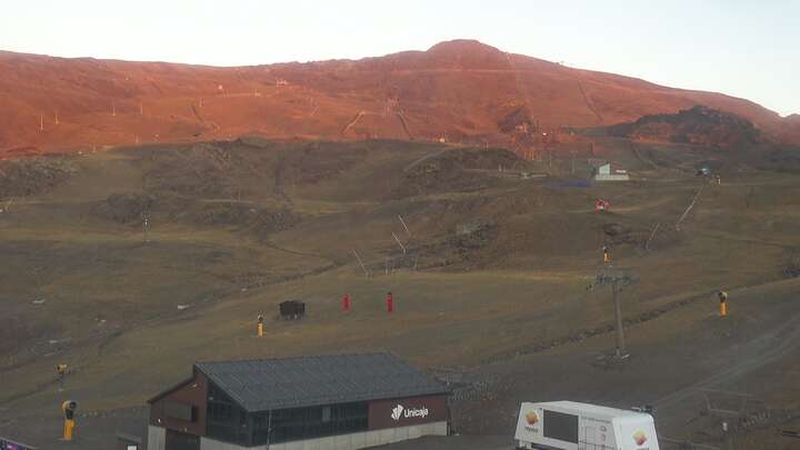 Sierra Nevada Zona Borreguiles snow cam captured at 24 September 2026 at 8:17 pm GMT+2
