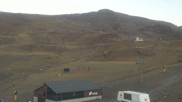Sierra Nevada Zona Borreguiles snow cam captured at 25 September 2026 at 8:18 pm GMT+2