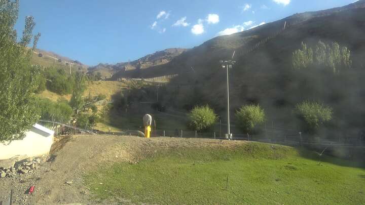 Sierra Nevada Mirlo Blanco snow cam captured at 15 September 2026 at 6:43 pm GMT+2