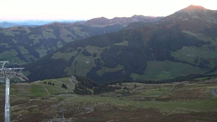 Alpbach Upper Station Hornbahn 2000 snow cam captured at 26 September 2026 at 7:11 pm GMT+2