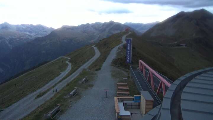 Bad Gastein Stubnerkogel Upper Station South Side snow cam captured at 16 September 2026 at 7:30 pm GMT+2