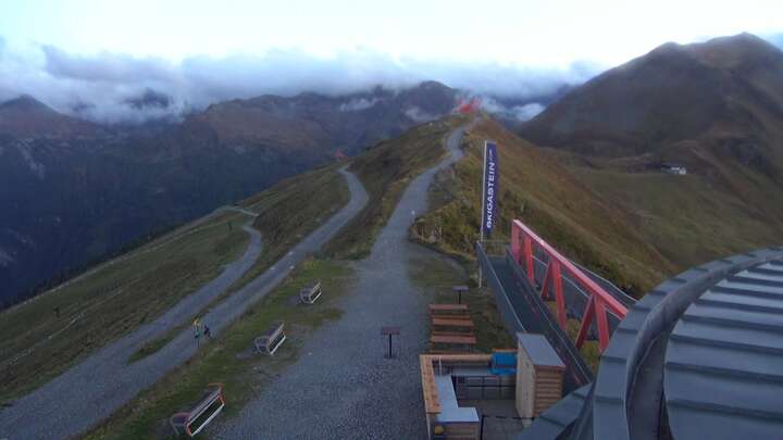Bad Gastein Stubnerkogel Upper Station South Side snow cam captured at 17 September 2026 at 10:10 pm GMT+2