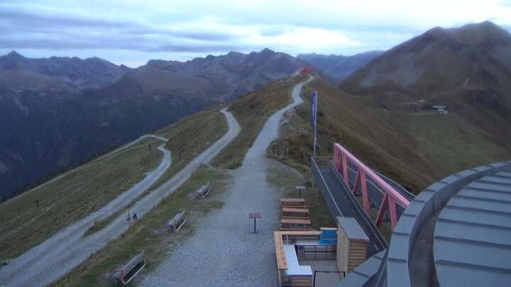 Bad Gastein Stubnerkogel Upper Station South Side snow cam captured at 20 September 2026 at 7:35 pm GMT+2