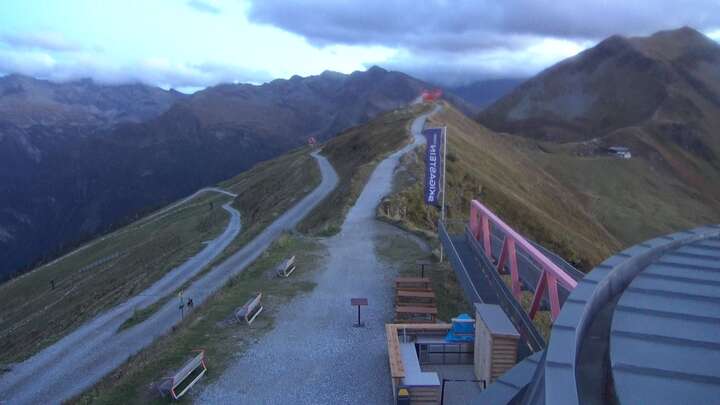 Bad Gastein Stubnerkogel Upper Station South Side snow cam captured at 21 September 2026 at 7:35 pm GMT+2