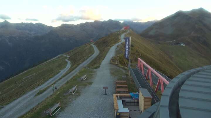 Bad Gastein Stubnerkogel Upper Station South Side snow cam captured at 22 September 2026 at 7:08 pm GMT+2