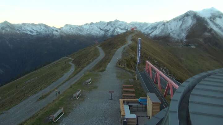 Bad Gastein Stubnerkogel Upper Station South Side snow cam captured at 25 September 2026 at 7:12 pm GMT+2