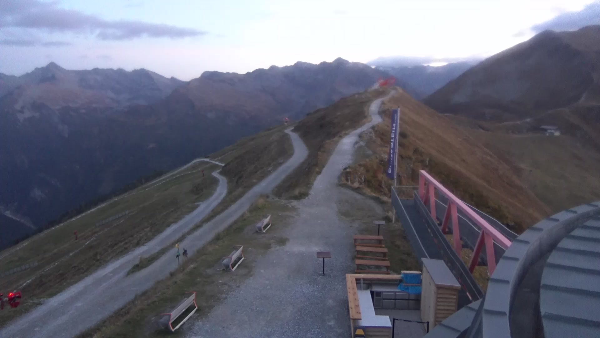 Bad Gastein Stubnerkogel Upper Station South Side snow cam captured at 4 October 2026 at 7:12 pm GMT+2