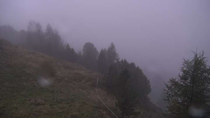 Bad Gastein Graukogel Upper Station snow cam captured at 18 September 2026 at 7:30 pm GMT+2