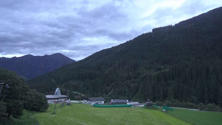 Bad Hofgastein Skizentrum Angertal snow cam captured at 13 September 2026 at 7:40 pm GMT+2