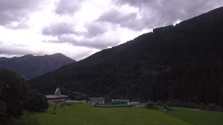 Bad Hofgastein Skizentrum Angertal snow cam captured at 14 September 2026 at 7:24 pm GMT+2