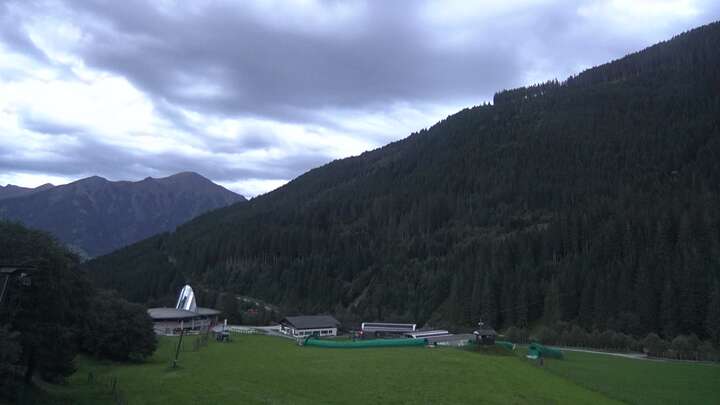 Bad Hofgastein Skizentrum Angertal snow cam captured at 16 September 2026 at 7:30 pm GMT+2