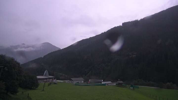 Bad Hofgastein Skizentrum Angertal snow cam captured at 18 September 2026 at 7:30 pm GMT+2