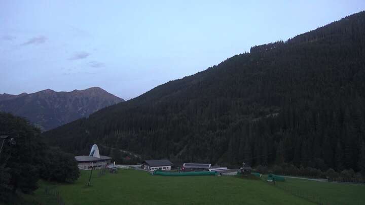 Bad Hofgastein Skizentrum Angertal snow cam captured at 19 September 2026 at 7:31 pm GMT+2