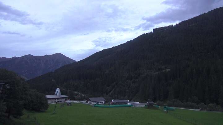 Bad Hofgastein Skizentrum Angertal snow cam captured at 20 September 2026 at 7:19 pm GMT+2