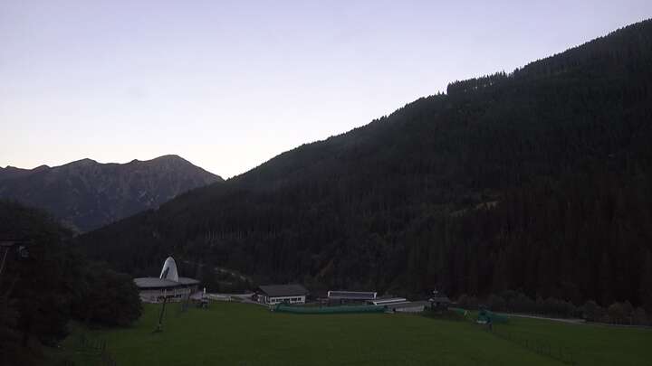 Bad Hofgastein Skizentrum Angertal snow cam captured at 26 September 2026 at 7:11 pm GMT+2