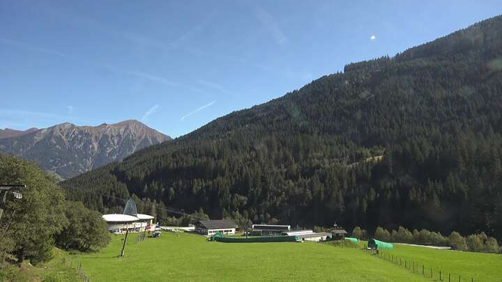 Bad Hofgastein Skizentrum Angertal snow cam captured at 29 September 2026 at 12:28 pm GMT+2