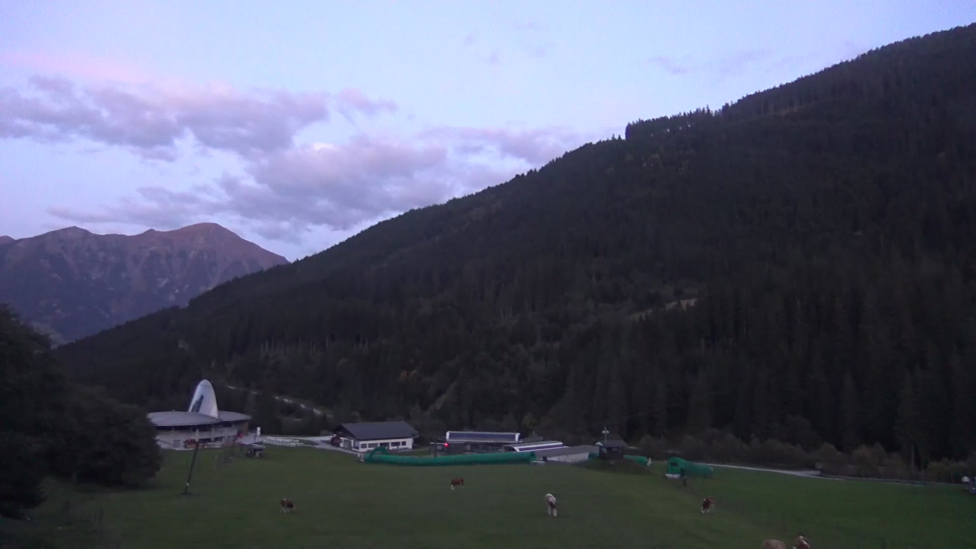 Bad Hofgastein Skizentrum Angertal snow cam captured at 4 October 2026 at 6:57 pm GMT+2