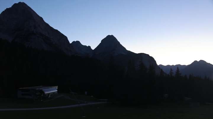 Ehrwald Ehrwalder Alm snow cam captured at 27 September 2026 at 7:33 pm GMT+2