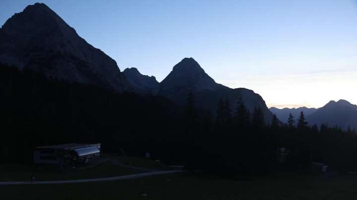Ehrwald Ehrwalder Alm snow cam captured at 28 September 2026 at 7:35 pm GMT+2