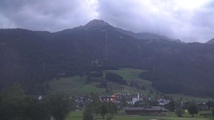 Ehrwald Tiroler Zugspitze Golf-Anlage snow cam captured at 18 September 2026 at 7:40 pm GMT+2