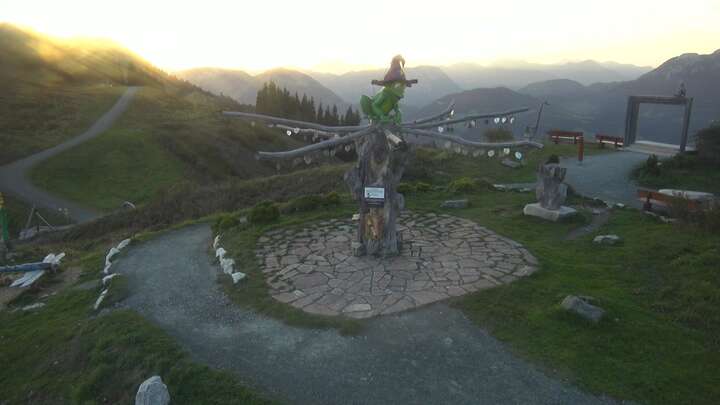Ellmau Ellmau Hartkaiser II snow cam captured at 19 September 2026 at 7:09 pm GMT+2