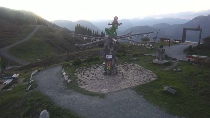 Ellmau Ellmau Hartkaiser II snow cam captured at 22 September 2026 at 7:35 pm GMT+2