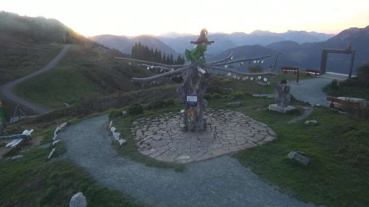Ellmau Ellmau Hartkaiser II snow cam captured at 23 September 2026 at 7:20 pm GMT+2
