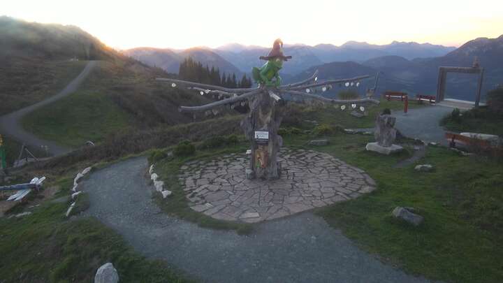 Ellmau Ellmau Hartkaiser II snow cam captured at 26 September 2026 at 7:17 pm GMT+2
