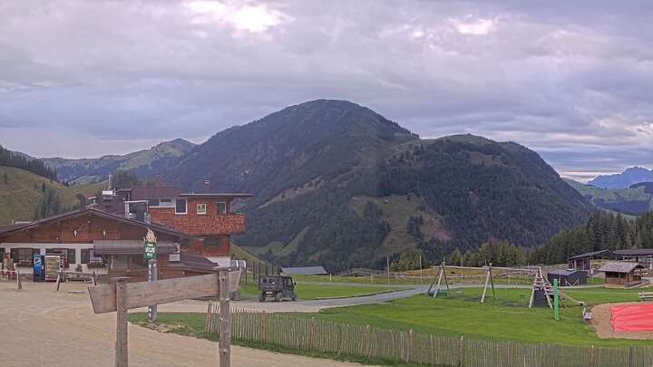 Fieberbrunn Mid Station Streuböden snow cam captured at 13 September 2026 at 6:38 pm GMT+2