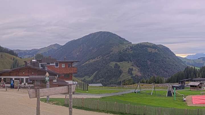 Fieberbrunn Mid Station Streuböden snow cam captured at 18 September 2026 at 6:36 pm GMT+2