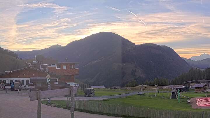Fieberbrunn Mid Station Streuböden snow cam captured at 19 September 2026 at 6:37 pm GMT+2