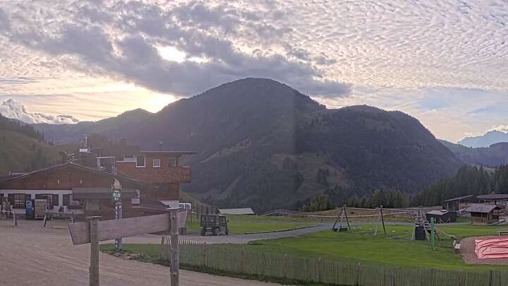 Fieberbrunn Mid Station Streuböden snow cam captured at 21 September 2026 at 6:09 pm GMT+2