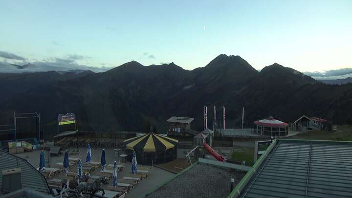 Großarl Kreuzkogel snow cam captured at 17 September 2026 at 10:21 pm GMT+2