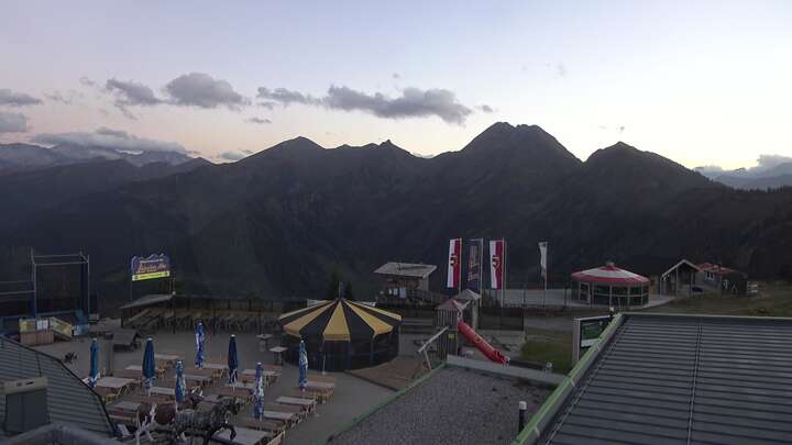 Großarl Kreuzkogel snow cam captured at 22 September 2026 at 7:25 pm GMT+2